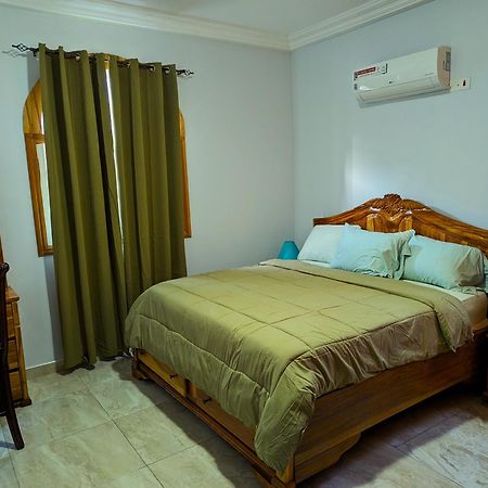 Jezhos - Dina Fully Furnished Apartment Accra Eksteriør bilde